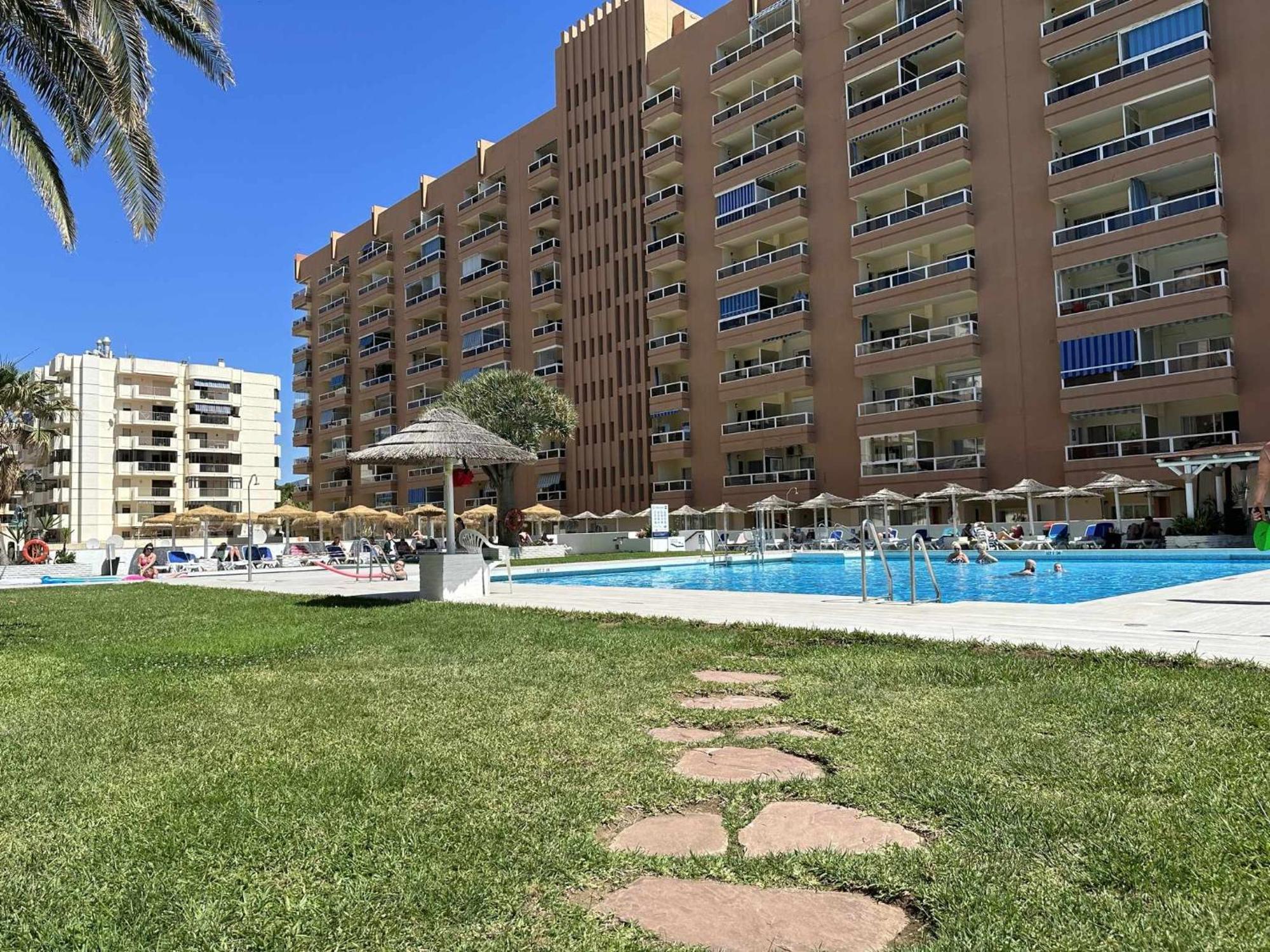 Estudio Pyr Privado Frente Al Puerto De フエンヒロラ エクステリア 写真